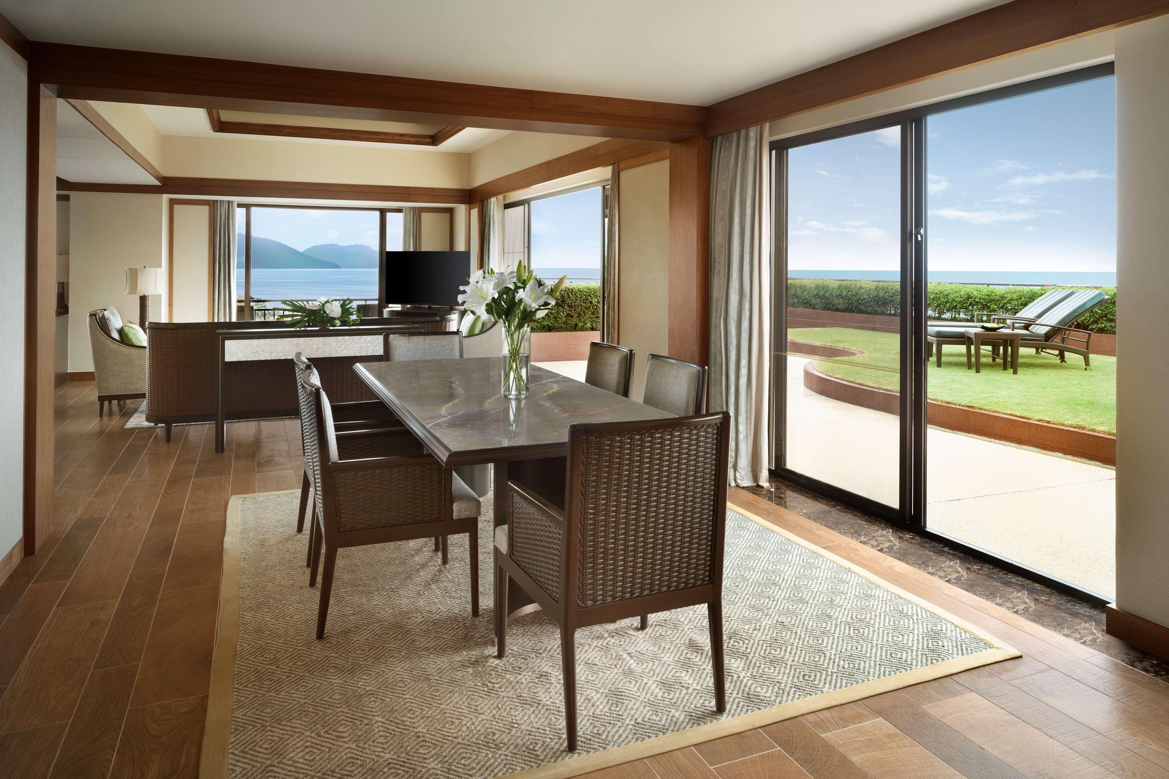 Shangri-La Rasa Sayang, Penang باتو فيرينغي المظهر الخارجي الصورة A suite at the hotel