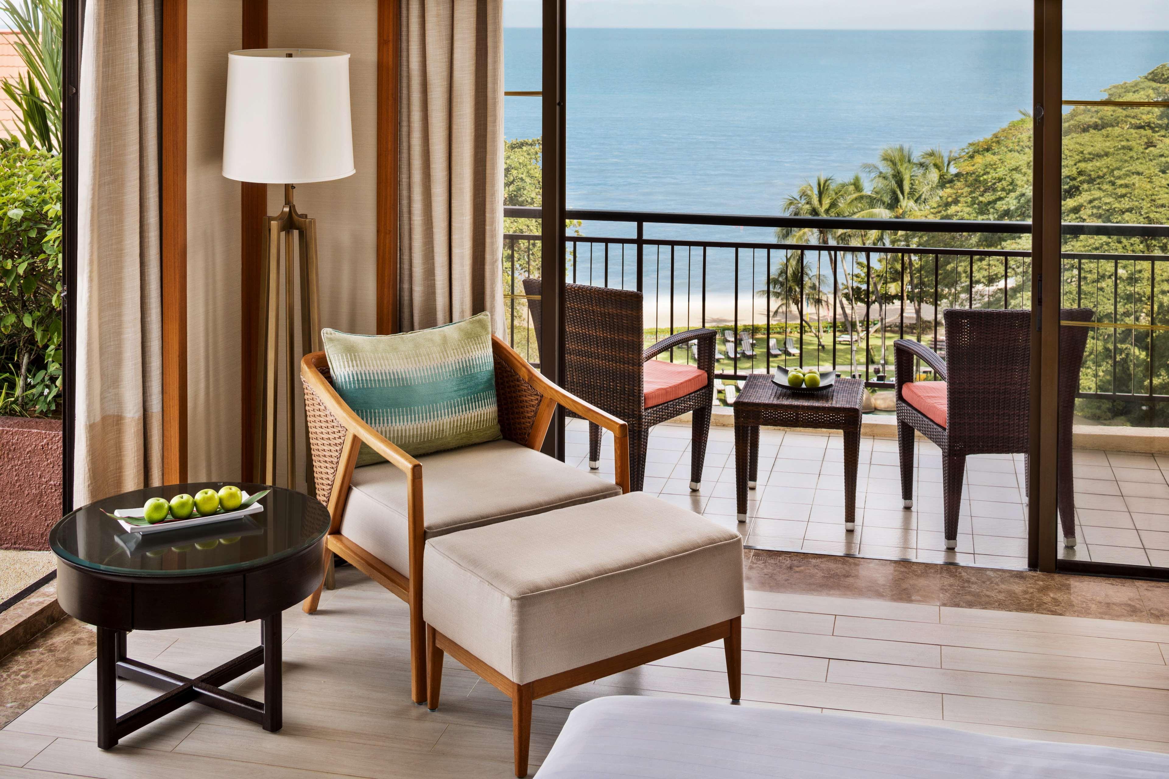Shangri-La Rasa Sayang, Penang باتو فيرينغي المظهر الخارجي الصورة A room at the hotel