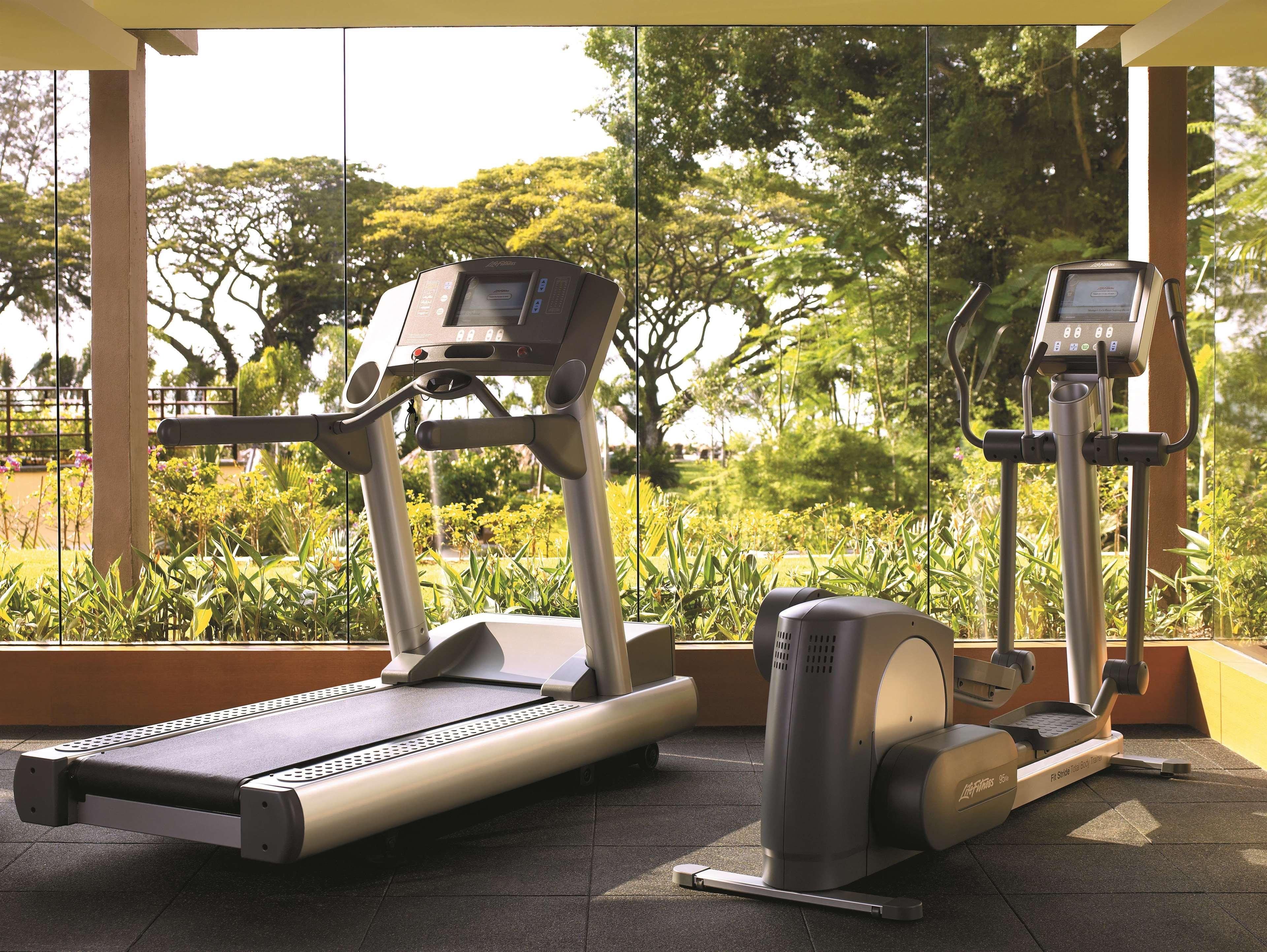 Shangri-La Rasa Sayang, Penang باتو فيرينغي المظهر الخارجي الصورة A treadmill