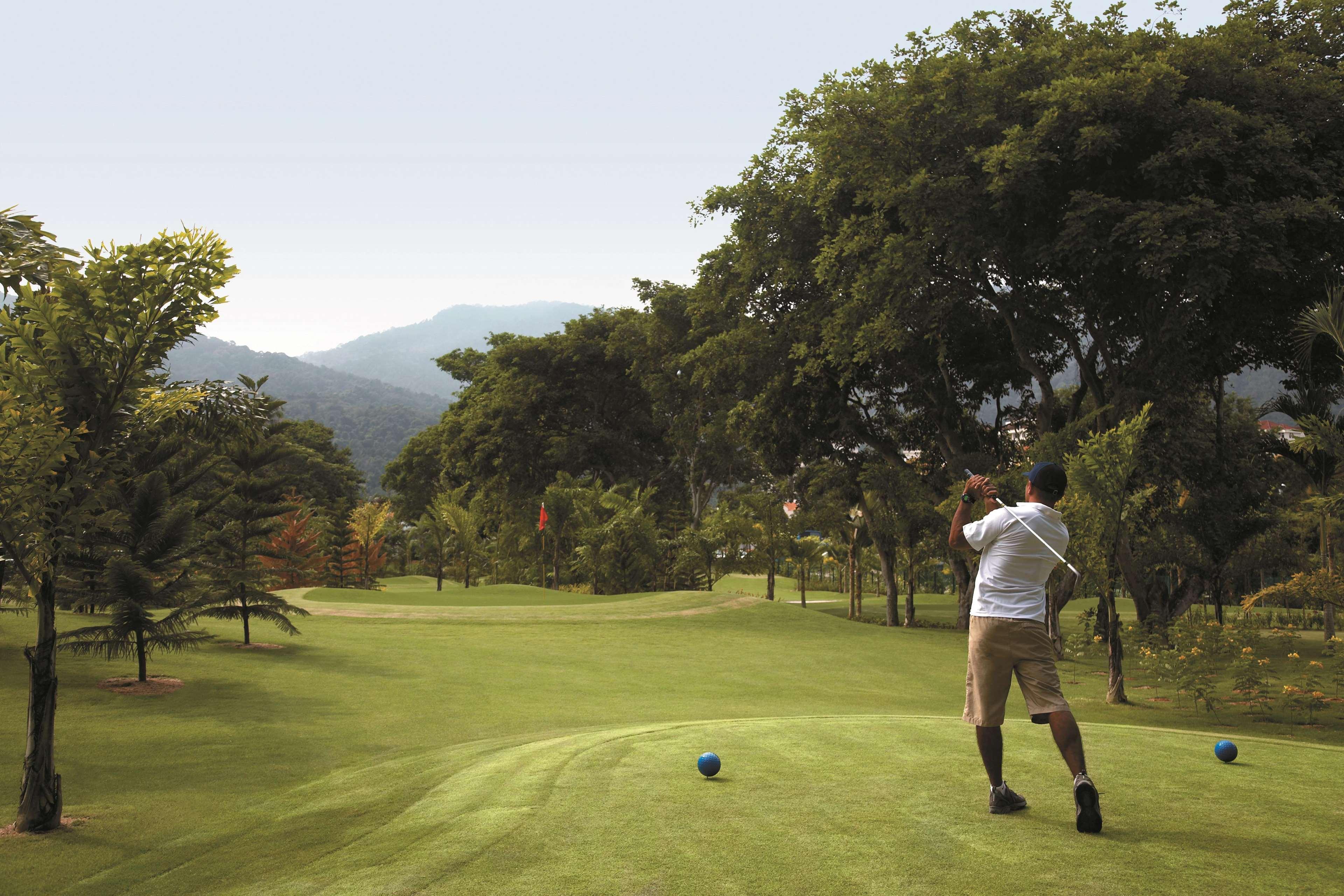 Shangri-La Rasa Sayang, Penang باتو فيرينغي المظهر الخارجي الصورة Golf course at the Royal Lake Club