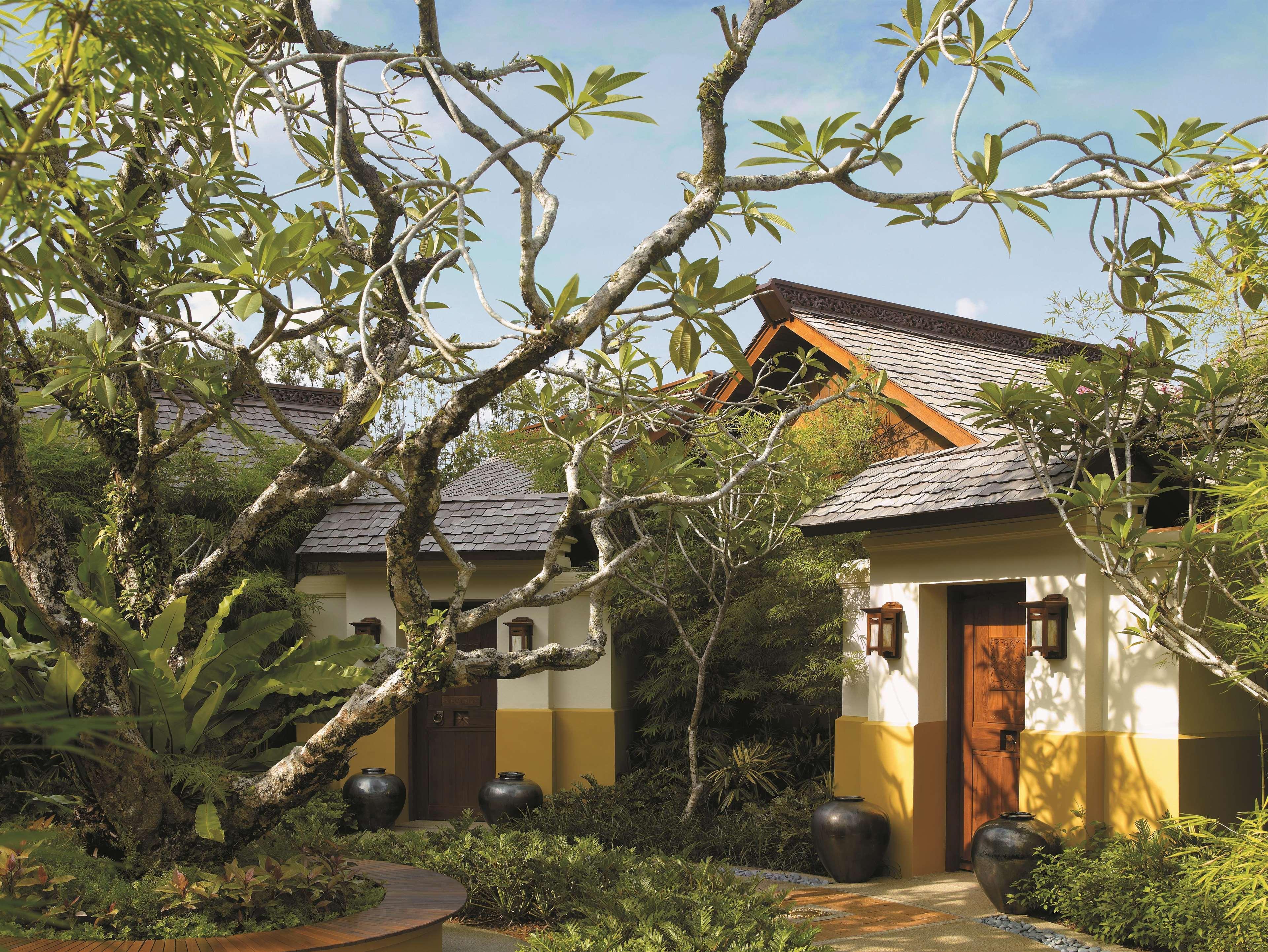Shangri-La Rasa Sayang, Penang باتو فيرينغي المظهر الخارجي الصورة A villa at the Four Seasons Resort